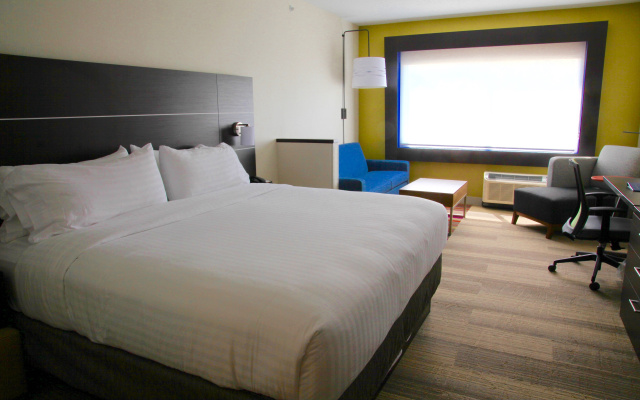 Holiday Inn Express & Suites Oswego by IHG
