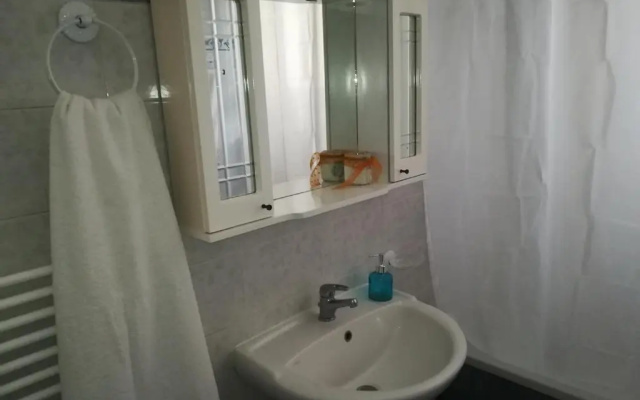 2nd Floor Apartment In Volos