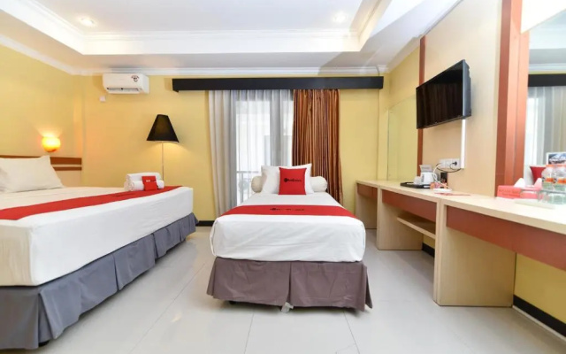 RedDoorz Plus near Mall Bali Galeria 2