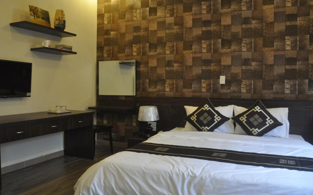 Rose Hotel