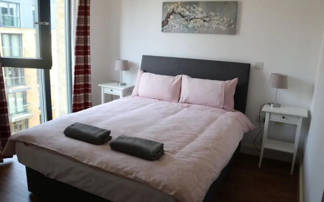 Modern One Bed City Centre Apartment in Southside