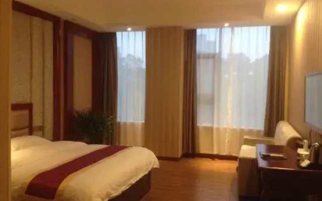 Fengqi Holiday Hotel
