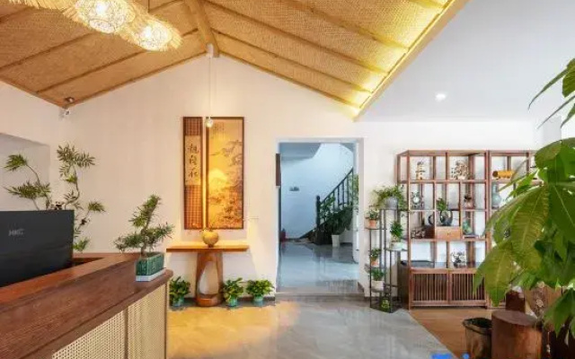 Xuanxuan·Lakeside Poetic Homestay (Millennium Ancient Street, Qianhu Lake, Ningbo)
