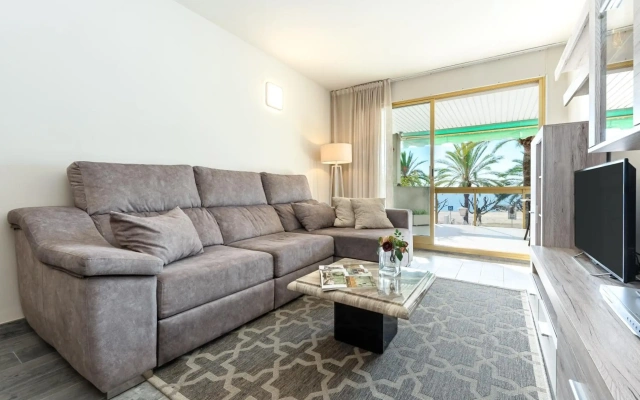 Apartment in front of the Beach