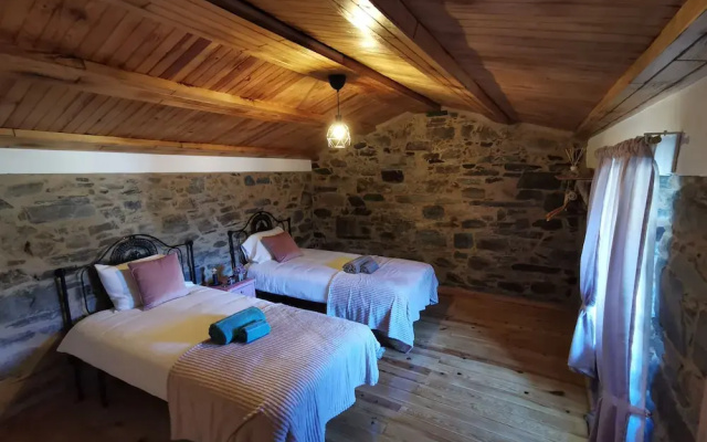 400 Year old 3-bedroom Farmhouse Central Portugal