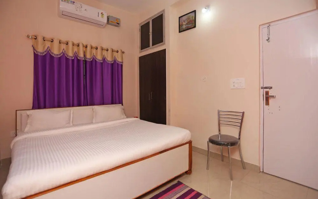 OYO 9345 Aditya Home