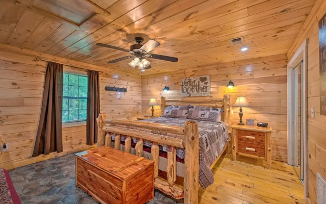 Broken Bow Bungalow - Relaxed Retreat With Deck!