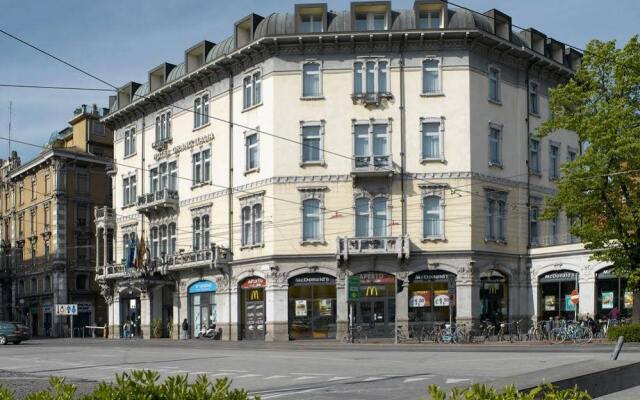 Hotel GrandItalia вид на фасад