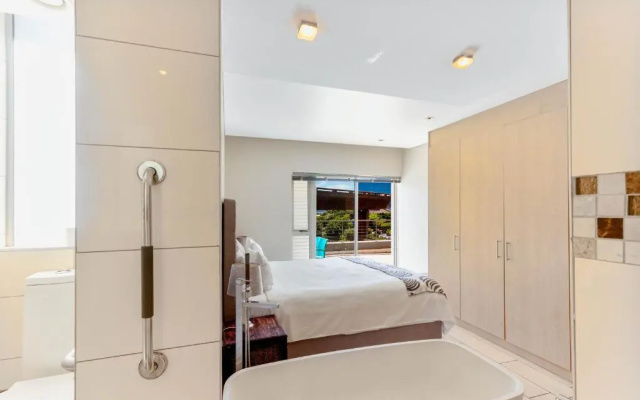 Three Bedroom Apartment - De Waterkant