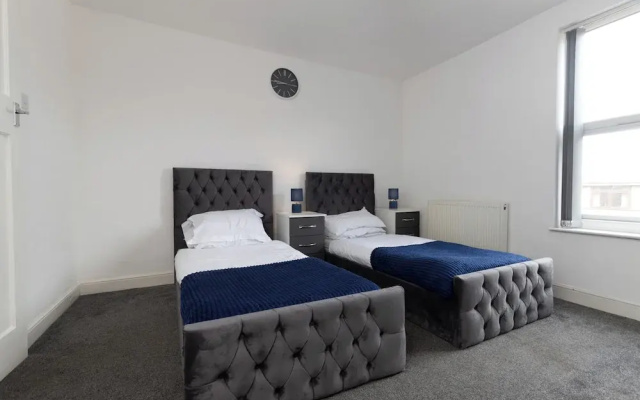 Cozy Nottingham Retreat Entire Home With 4 Bedroom