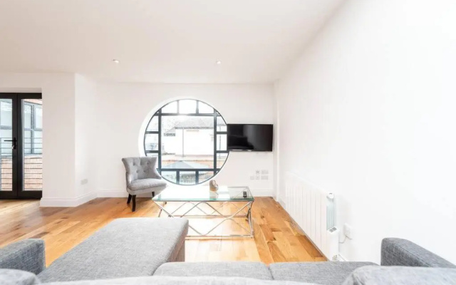 Large Apartment close to London BR1 II