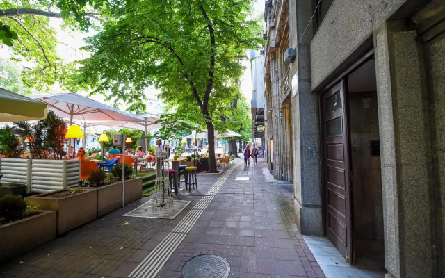 Apartment Sweet House Politika