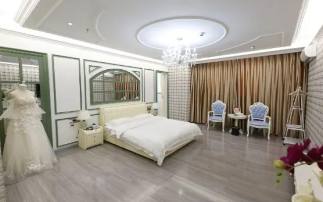 Changzhijiang Designer Hotel (Shantou Zhujiang Road Food Street Branch)