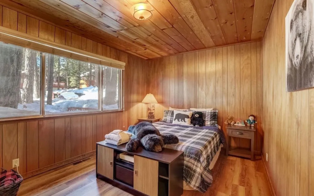 Come Snuggle Up at Cozy Bear Cabin!