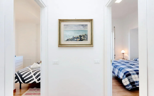 Salaria Apartment