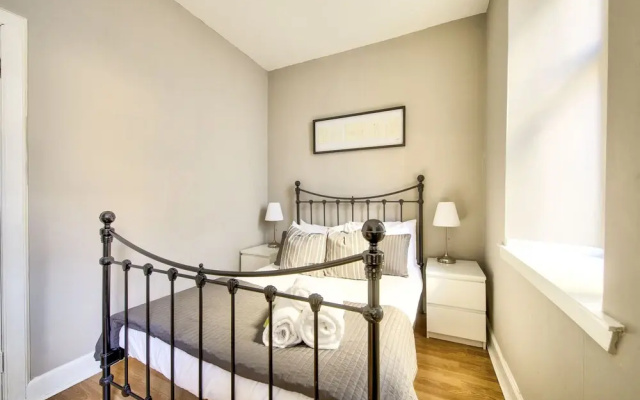 JOIVY Great Location! - Charming Apt by Edinburgh Castle