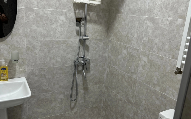 Bathroom · Sadgeri — photo 13