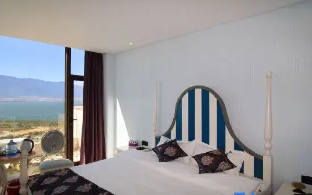 Guqi Lake-view Inn