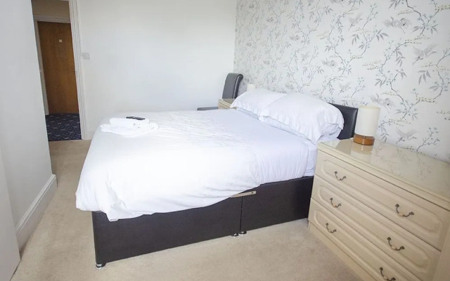 Headlands - Room Only Accommodation