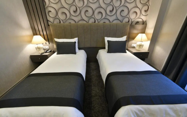D'Lux Boutique Hotel