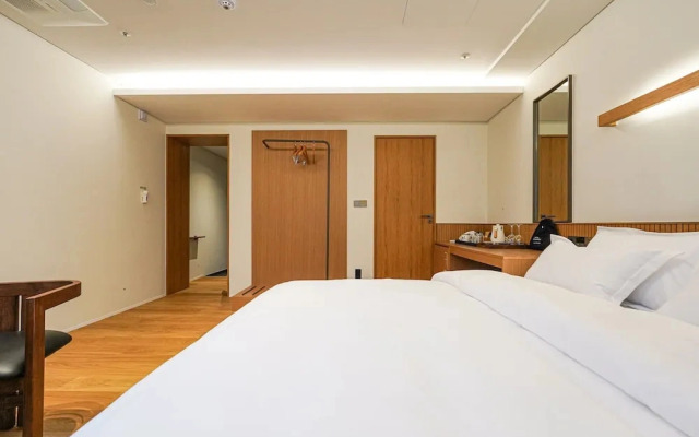 Hotel Ground 27