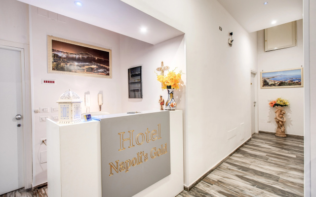 Napoli's Gold Hotel