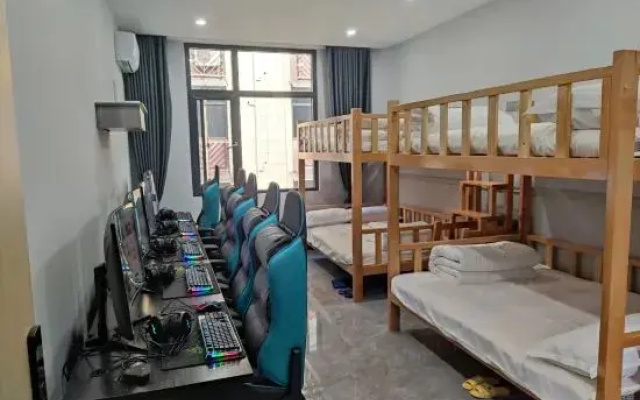 Qianjiang Hongda E-sports Hotel