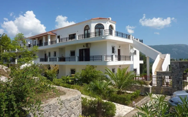 Marialice Apartments