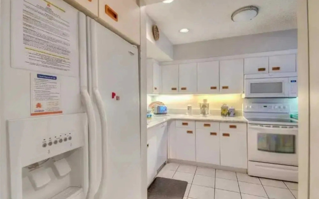 St James Park Three-bedroom Apartment 2-C