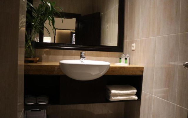 Tanjung Plaza Hotel