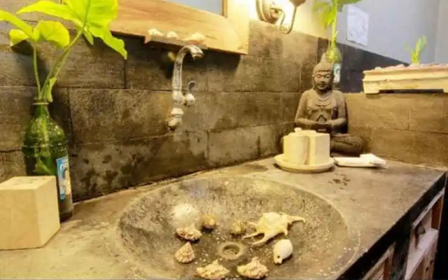 Astuti Gallery Homestay