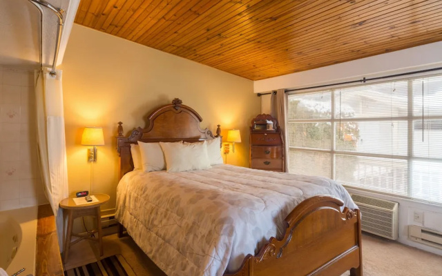 Sybaris Pool Suites Mequon