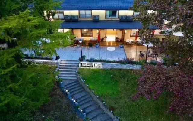 Hangzhou Panyuan Yunman red maple homestay