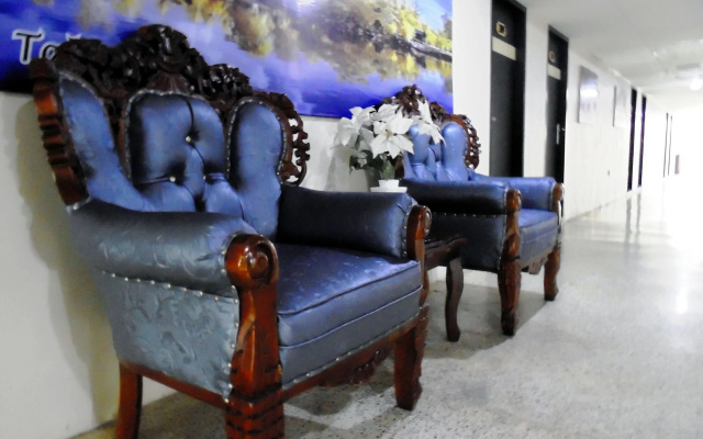 OYO 2487 Sampurna Jaya Hotel