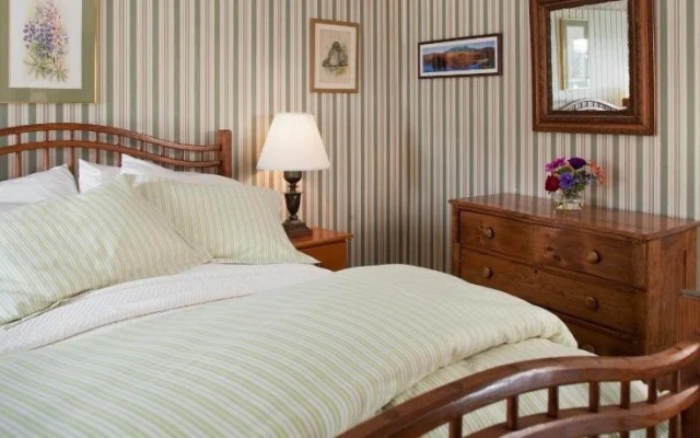 Captain Jefferds Inn