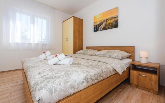 Nice Home in Rogoznica With Wifi and 6 Bedrooms