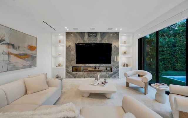 Luxury Pool Home - Downtown Brickell