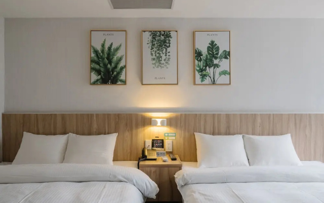 406 Inn — Female Dormitory (отель для женщин)