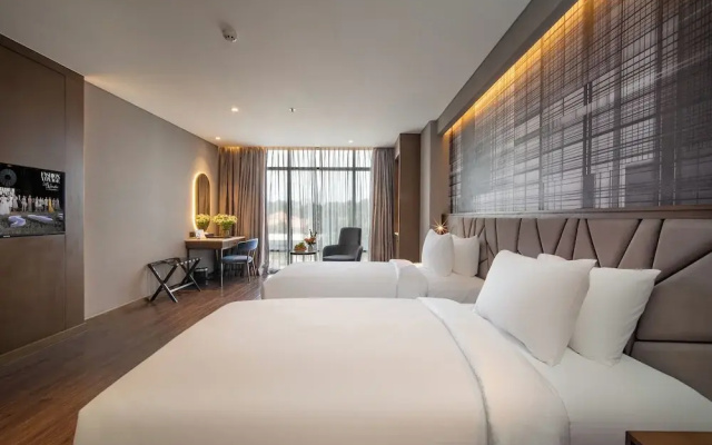 Nhat Ha Lavish Hotel