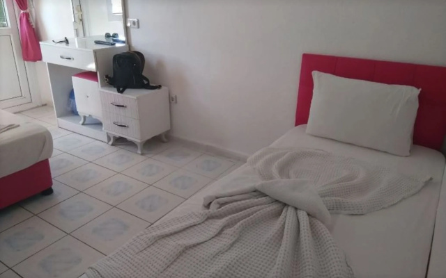 Happy Nur Hotel
