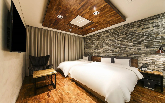Yeoubi Hotel
