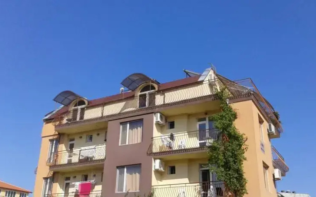Zora Guest House