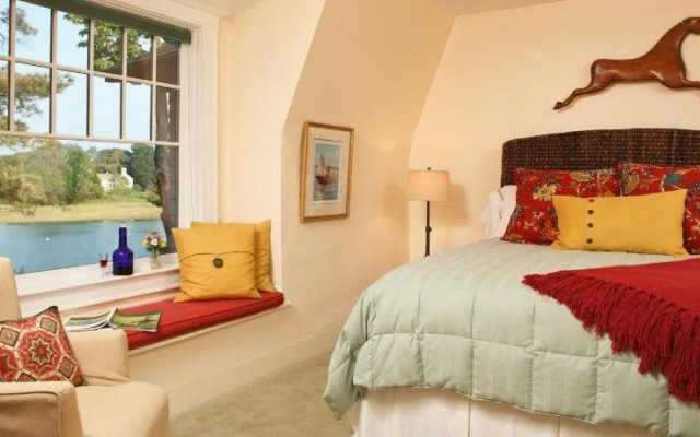 Bufflehead Cove Inn