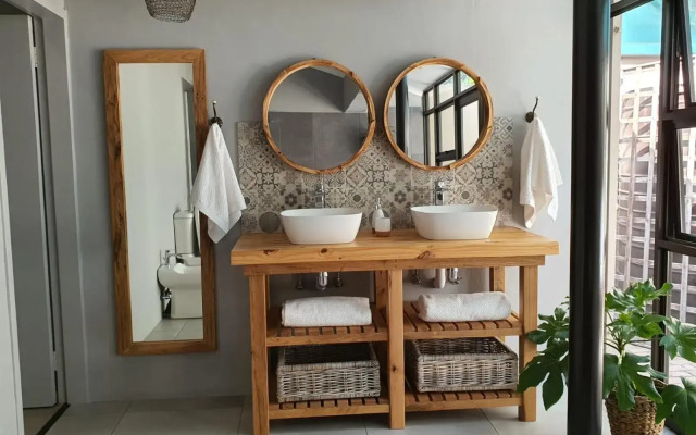 Bendor Garden Flat