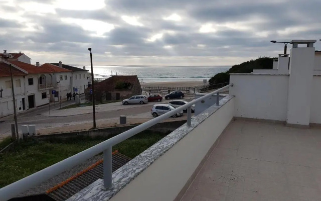 T2 Praia Paredes da Vitoria