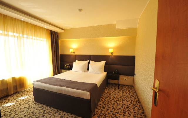 Crystal Palace Hotel