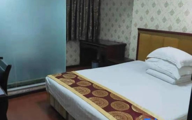 Xingtong Hotel (Wanzhou Railway Station)