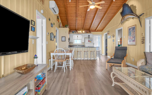 Cabana Boy by Oak Island Accommodations
