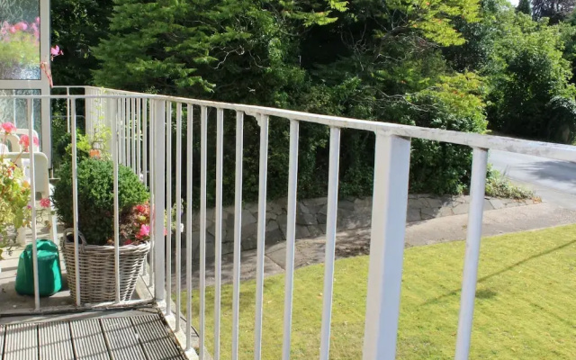 Balcony Apartment - Spacious 2 Large Beds