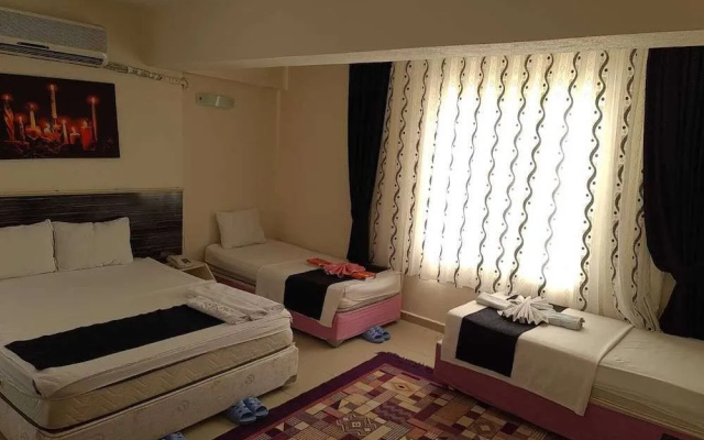Hole Hotel